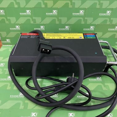 Sạc 1000W Evo Grand Feliz 2025 VeroX và pin phụ 2.4k Xe Vinfast