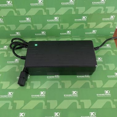 Sạc Xe Điện 60V 5A Ngõ Ra 67V Có Quạt Và Đèn Báo Đầy