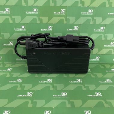 Sạc Xe Điện 60V 5A Ngõ Ra 67V Có Quạt Và Đèn Báo Đầy