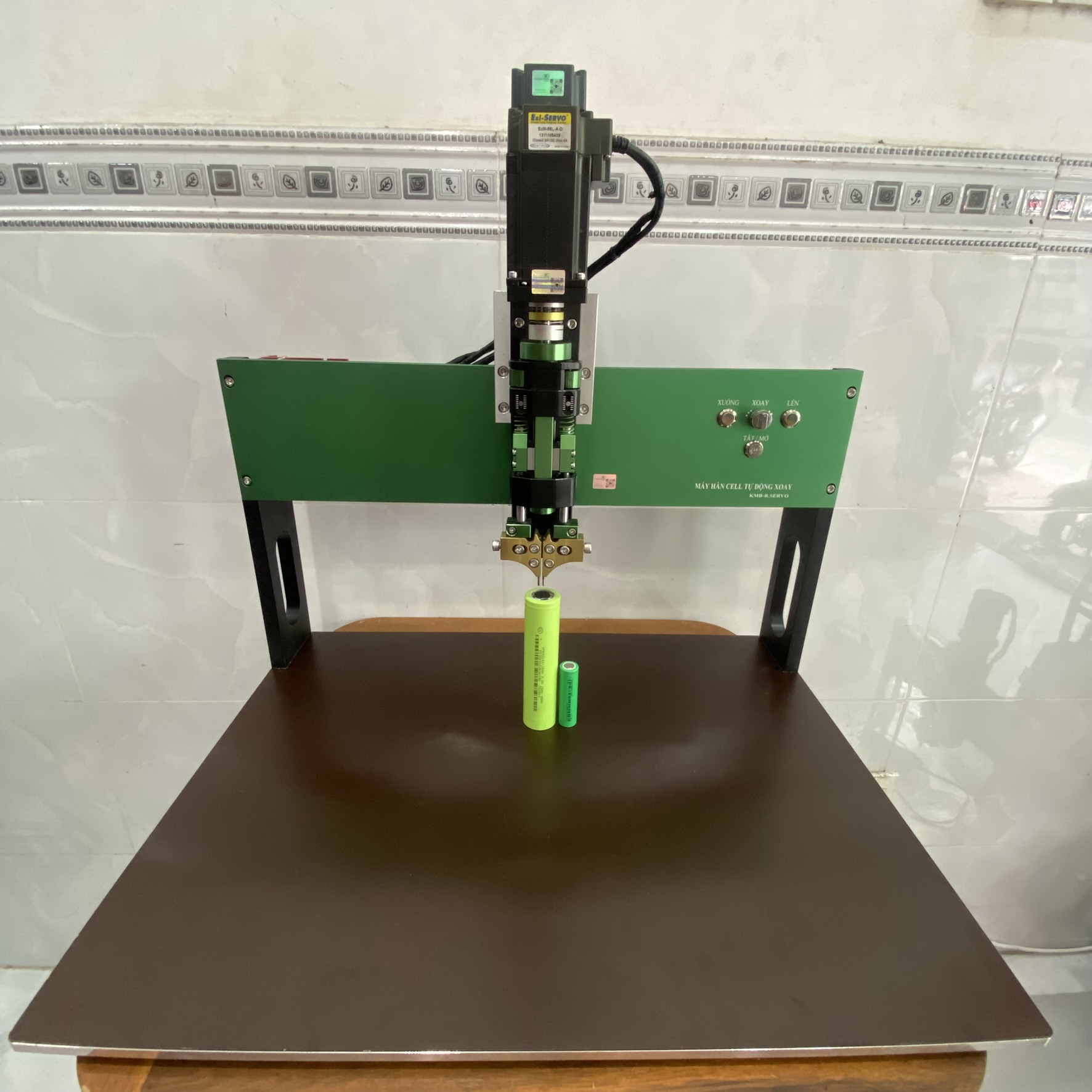 Trụ hàn cell pin tự động Xoay EZI Servo 56L Luxury